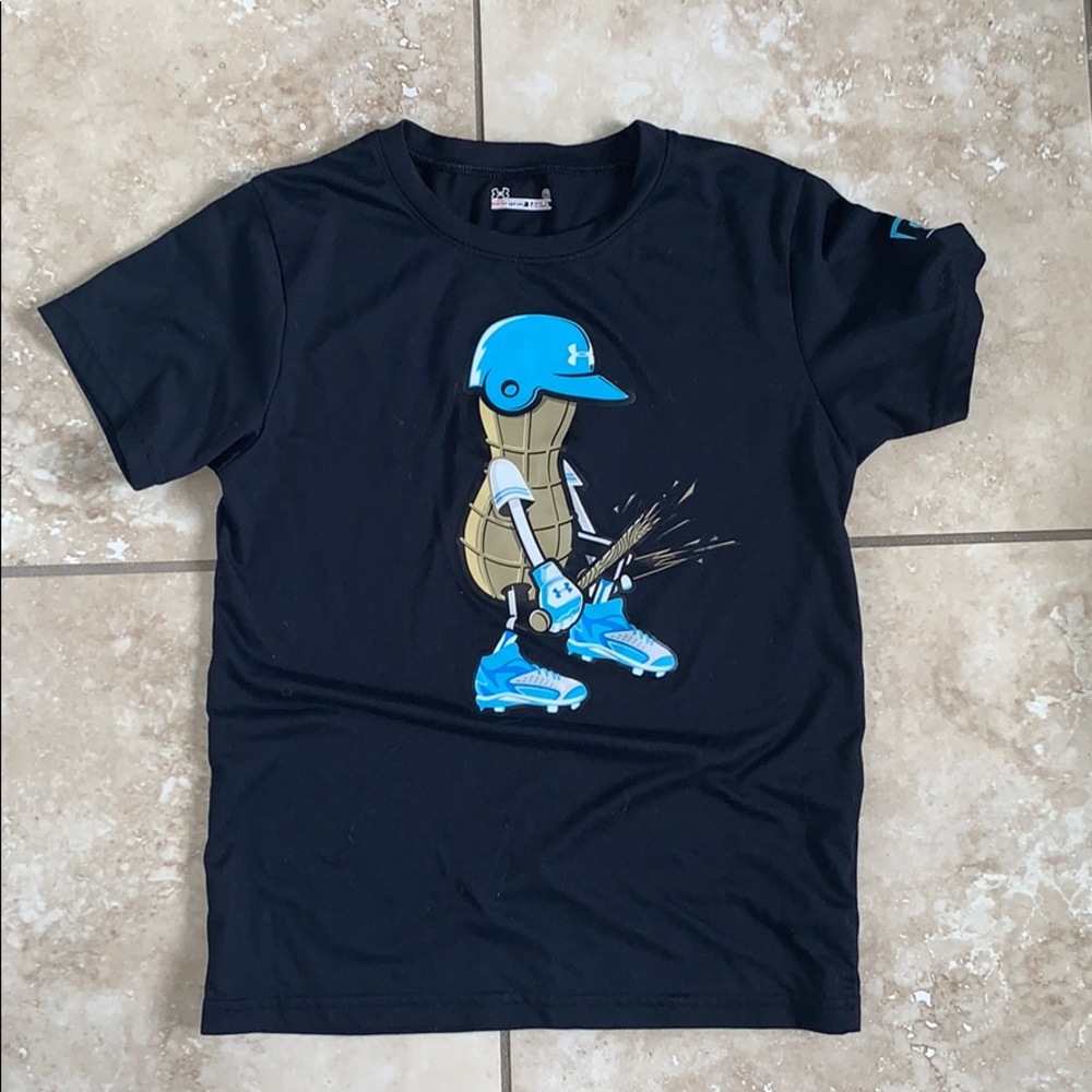 Under Armor boys size 6 shirt